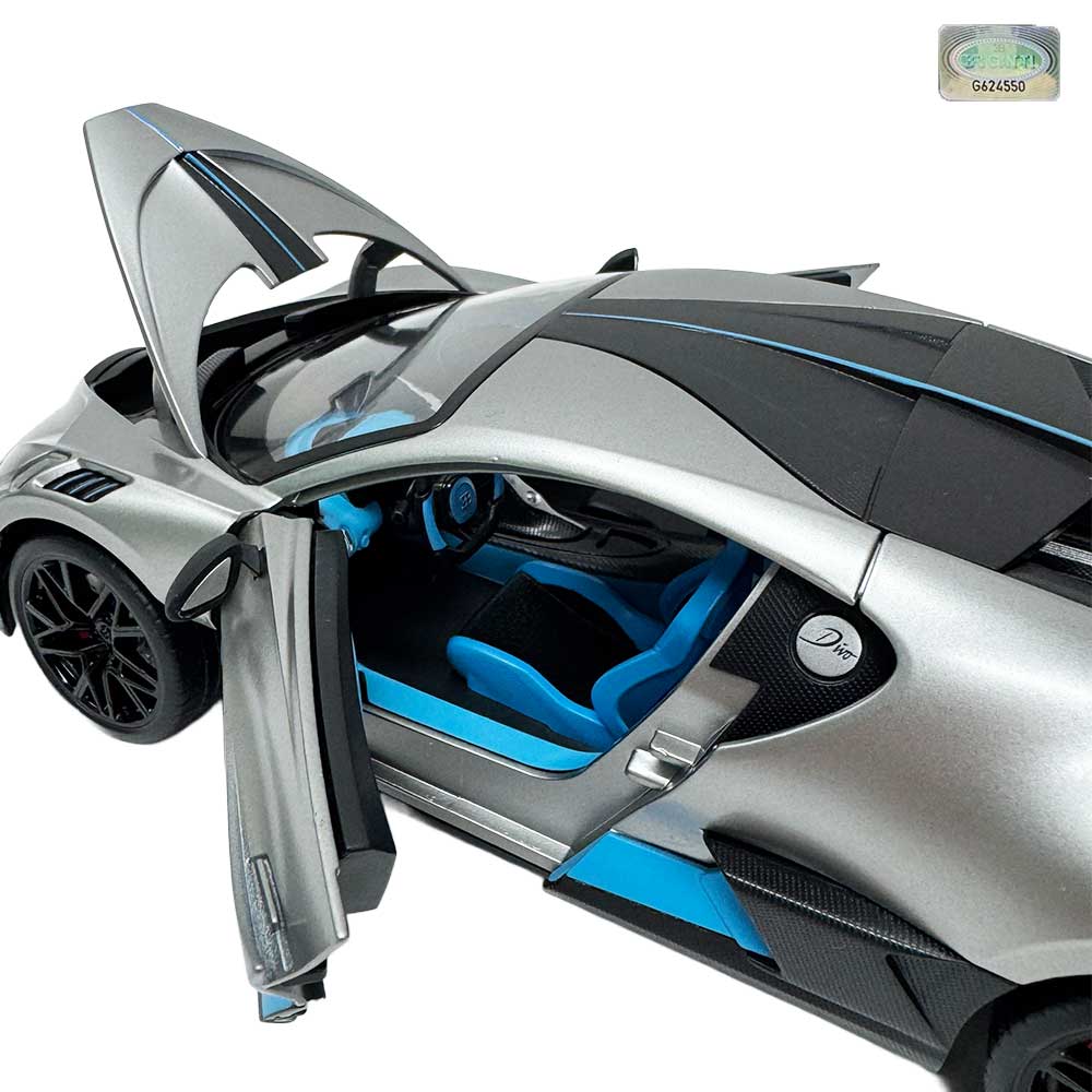1:18 Licensed Die‑Cast Supercar Models – Bugatti Divo, McLaren 720S, Aston Martin Valkyrie